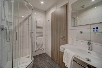 Doppelzimmer Komfort und  Bad